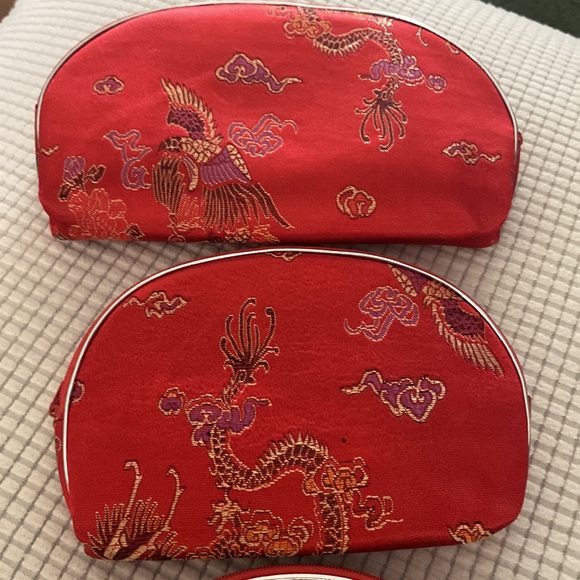 Beautiful four pc set clutch . - Picture 3 of 3